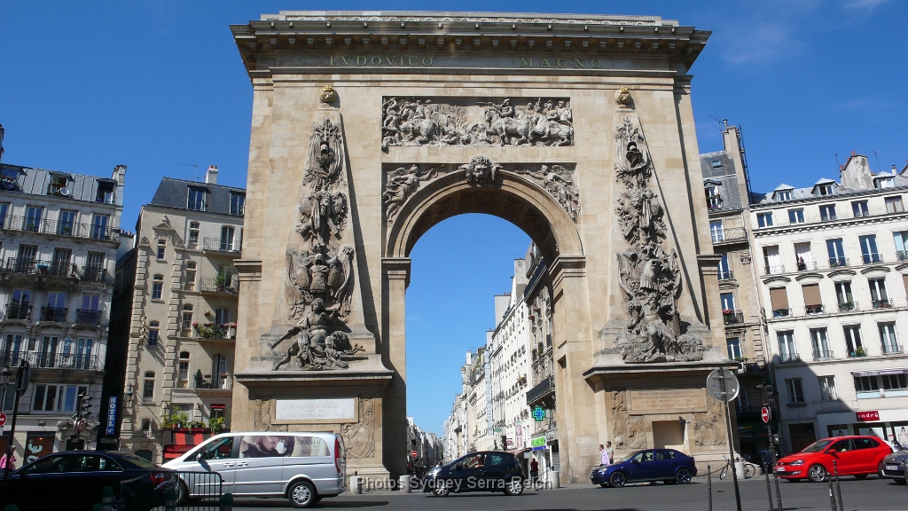 Porte Saint Denis 2eme et 10eme Arrdt  26 jun 2011 Quartier des grands boulevards.JPG - Porte Saint-Denis, 2ème et 10ème Arrdt.  Quartier des grands boulevards. 26 jun 2011